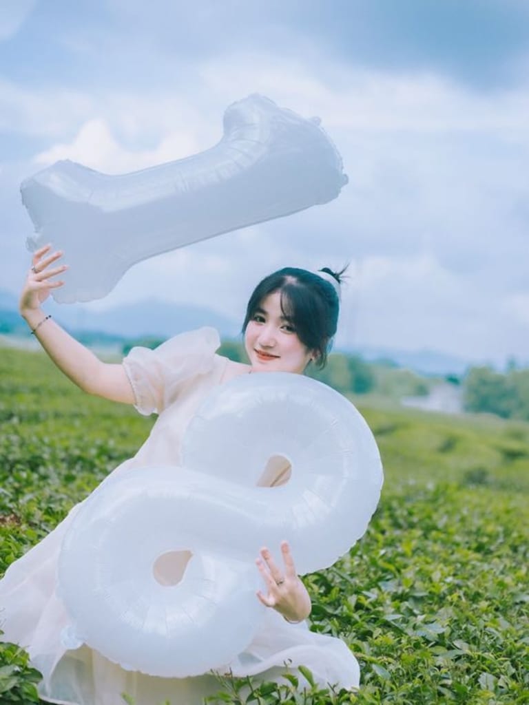 Những shoot hình sinh nhật xinh xắn với điểm nhấn là bóng bay theo số tuổi của nàng