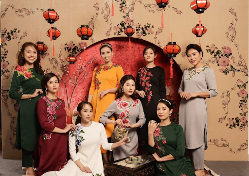 Chụp ảnh Tết cùng nhóm bạn thân