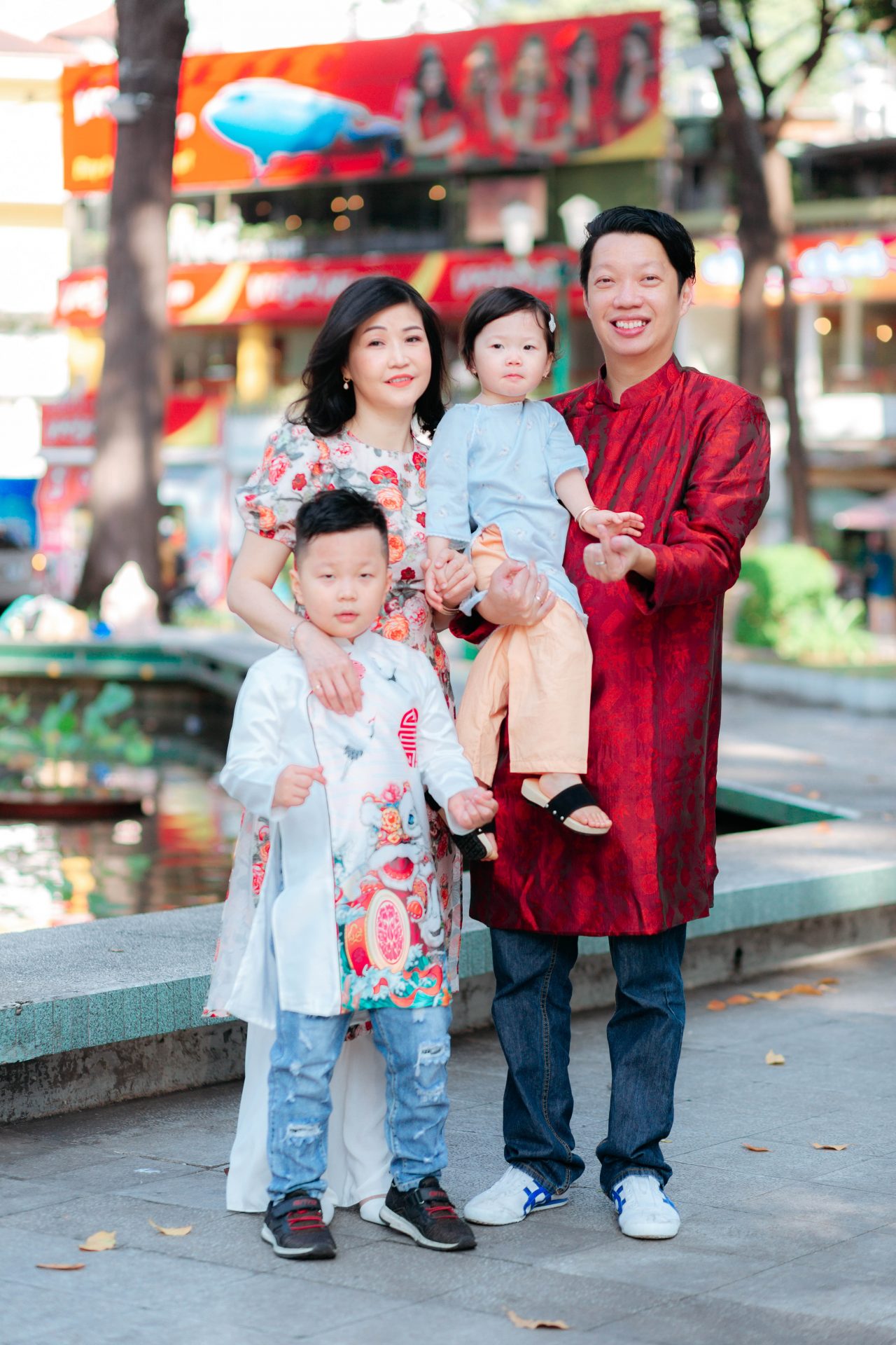 Chụp ảnh gia đình 4 người đẹp và ấn tượng Chụp ảnh gia đình 4 người đẹp và ấn tượng