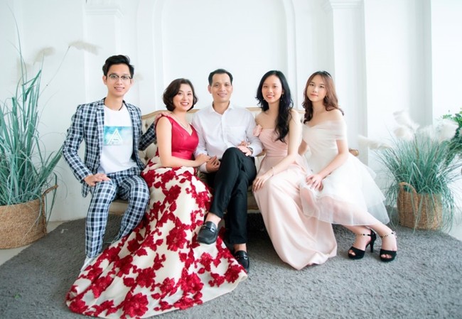 Địa Điểm Chụp Ảnh Tết Gia Đình 5 Người Năm 2025 Tại Hà Nội Địa Điểm Chụp Ảnh Tết Gia Đình 5 Người Năm 2025 Tại Hà Nội