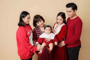 Chụp ảnh gia đình 5 người Chụp ảnh gia đình 5 người