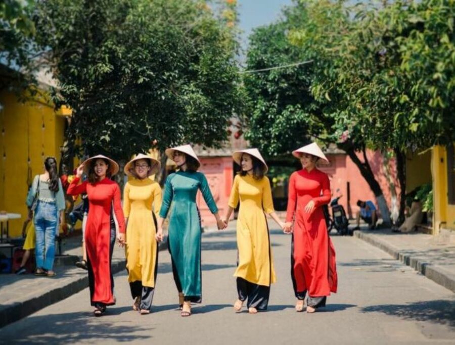 Studio chụp hình tết nhóm tại Sài Gòn