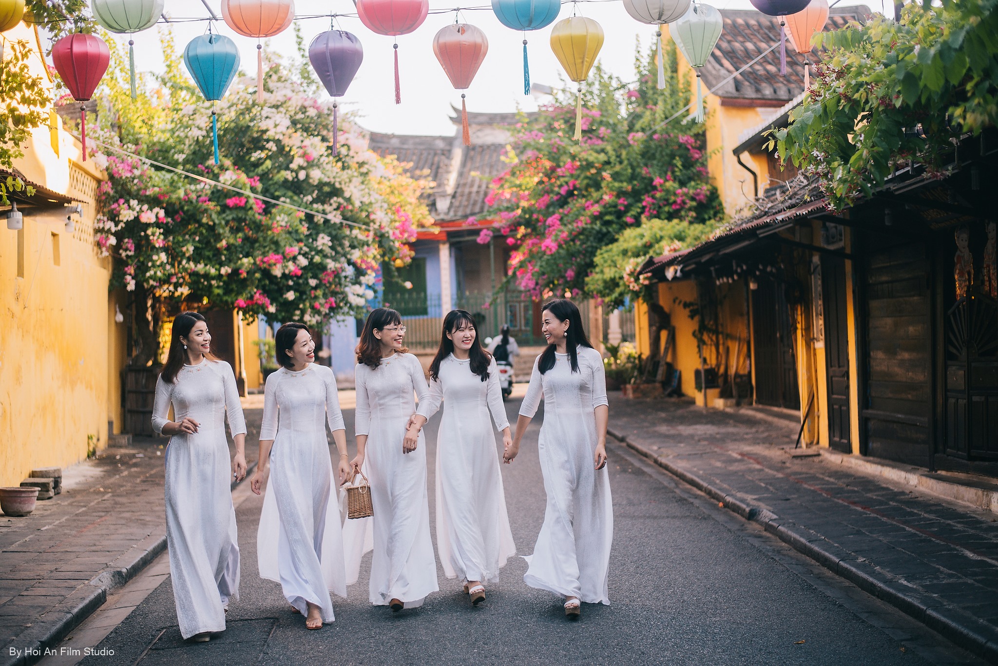 Studio chụp hình tết nhóm tại Sài Gòn