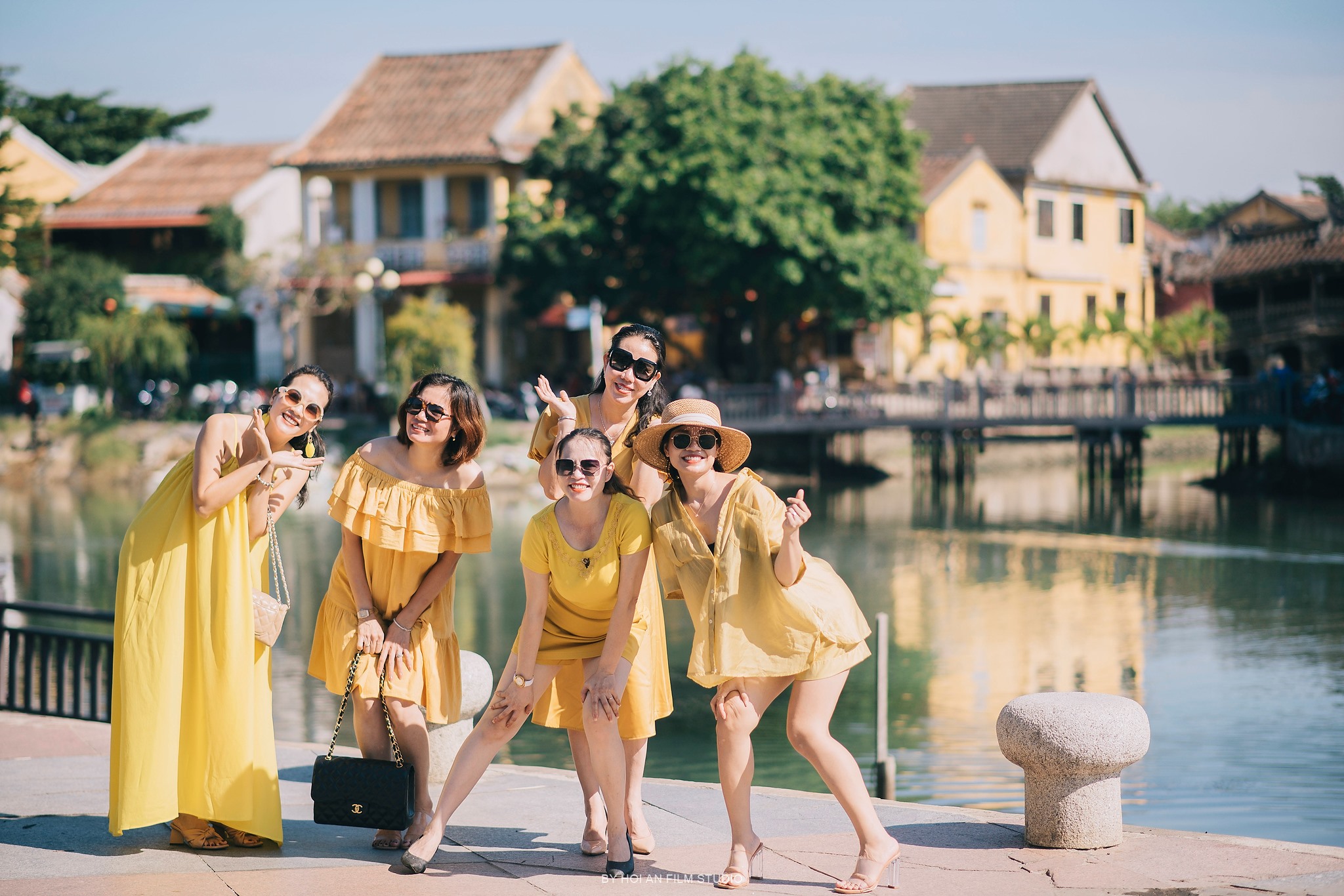 Studio chụp hình tết nhóm tại Sài Gòn