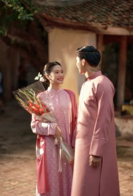 Xu hướng 2025 chụp hình áo dài ngũ thân cặp đôi mới nhất