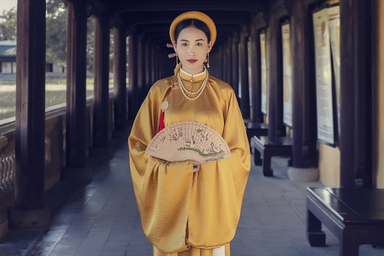 chụp hình áo dài ngũ thân tại Tp.HCM chụp hình áo dài ngũ thân tại Tp.HCM