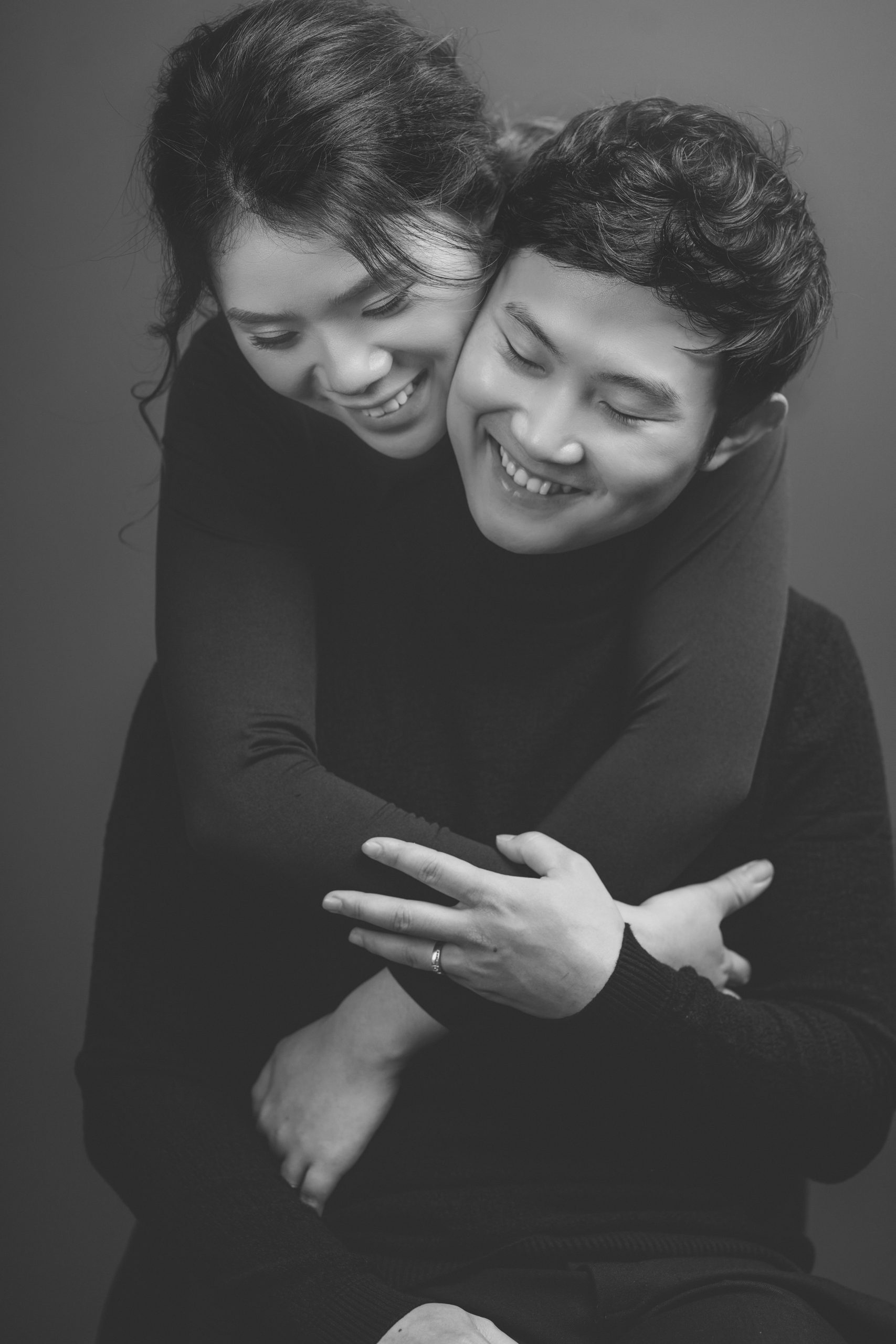 Studio chụp ảnh couple đen trắng tại Hội An uy tín, chất lượng