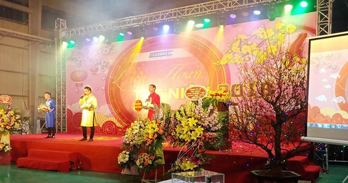 Chụp ảnh tất niên cuối năm tại Hà Nội Chụp ảnh tất niên cuối năm tại Hà Nội