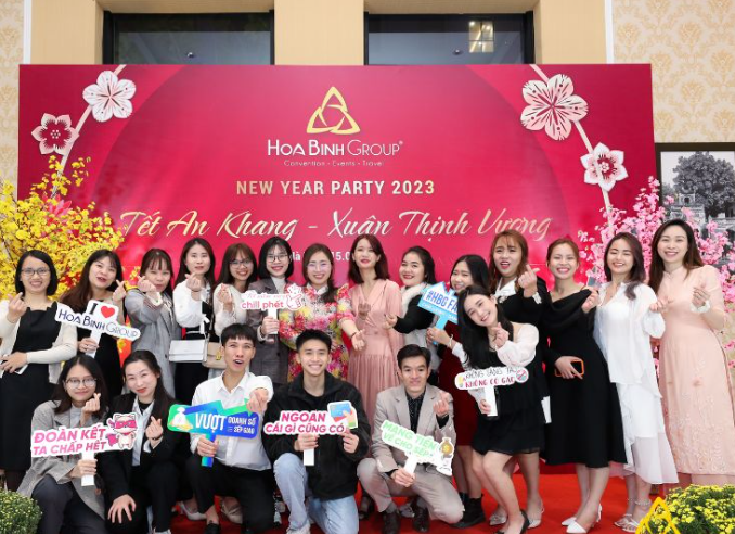 Chụp ảnh tất niên cuối năm tại Hà Nội Chụp ảnh tất niên cuối năm tại Hà Nội