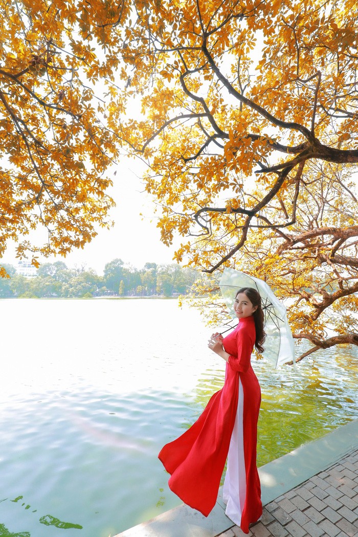 Chụp ảnh áo dài Tết 2025 tại Hà Nội khu vực Hồ Hoàn Kiếm Chụp ảnh áo dài Tết 2025 tại Hà Nội khu vực Hồ Hoàn Kiếm