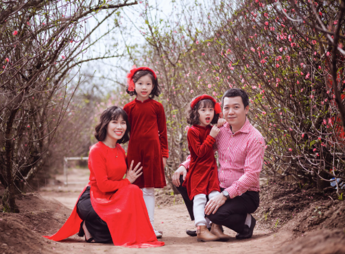 Tết sum vầy với bộ ảnh gia đình Tết tại Hà Nội ngày xuân Ất Tỵ 2025