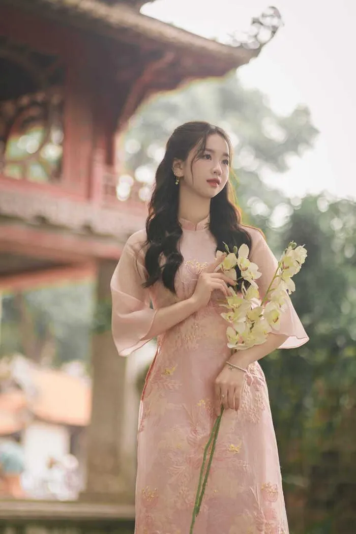 "Rộn ràng" chụp ảnh Tết 2025 sớm tại những ngôi chùa đẹp của giới trẻ "Rộn ràng" chụp ảnh Tết 2025 sớm tại những ngôi chùa đẹp của giới trẻ