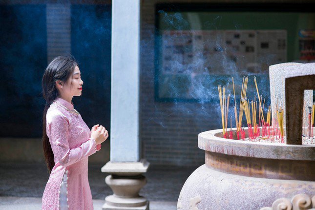 "Rộn ràng" chụp ảnh Tết 2025 sớm tại những ngôi chùa đẹp của giới trẻ "Rộn ràng" chụp ảnh Tết 2025 sớm tại những ngôi chùa đẹp của giới trẻ