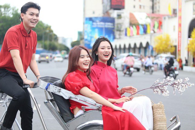 Điểm danh 10 dịch vụ chụp hình Tết giá rẻ tại TP.HCM Xuân Ất Tỵ 2025