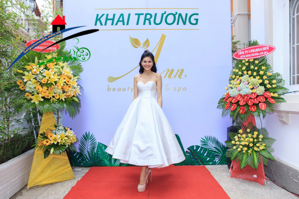 Chuẩn bị background chụp ảnh khai trương như thế nào? Tham khảo 10 điều sau