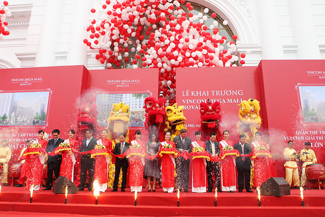 Chuẩn bị background chụp ảnh khai trương như thế nào? Tham khảo 10 điều sau