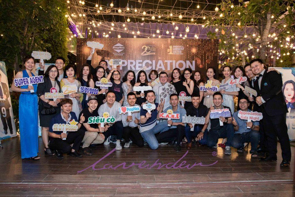 Chuẩn bị background chụp ảnh khai trương như thế nào? Tham khảo 10 điều sau