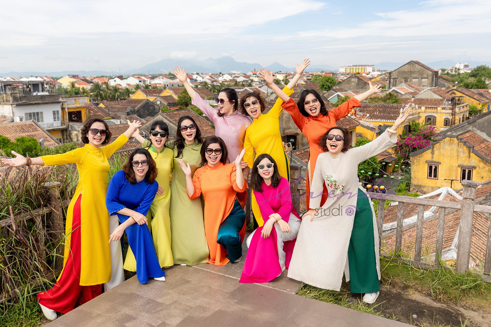 Chụp hình áo dài vui nhộn: Ý tưởng và hướng dẫn chi tiết