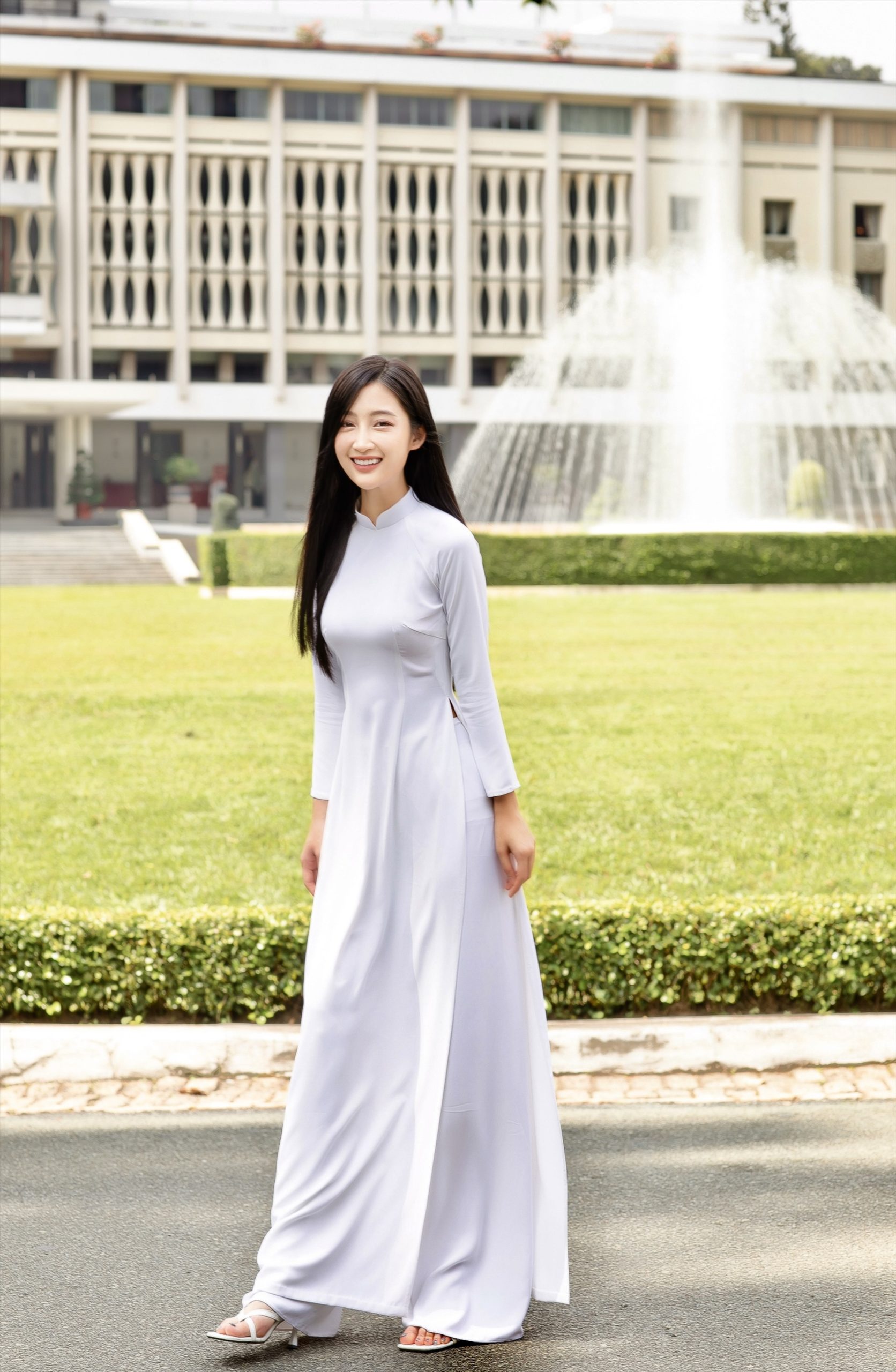 Phong cách chụp hình áo dài: Những ý tưởng độc đáo và nghệ thuật