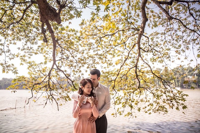 Cần lưu ý gì khi chụp ảnh cưới tại Hồ Gươm vào dịp tháng 10/2025