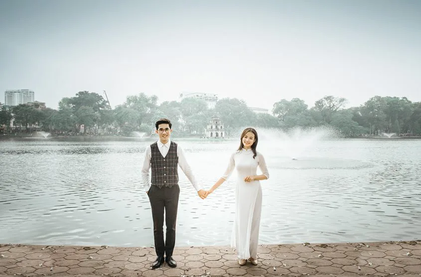 Cần lưu ý gì khi chụp ảnh cưới tại Hồ Gươm vào dịp tháng 10/2025