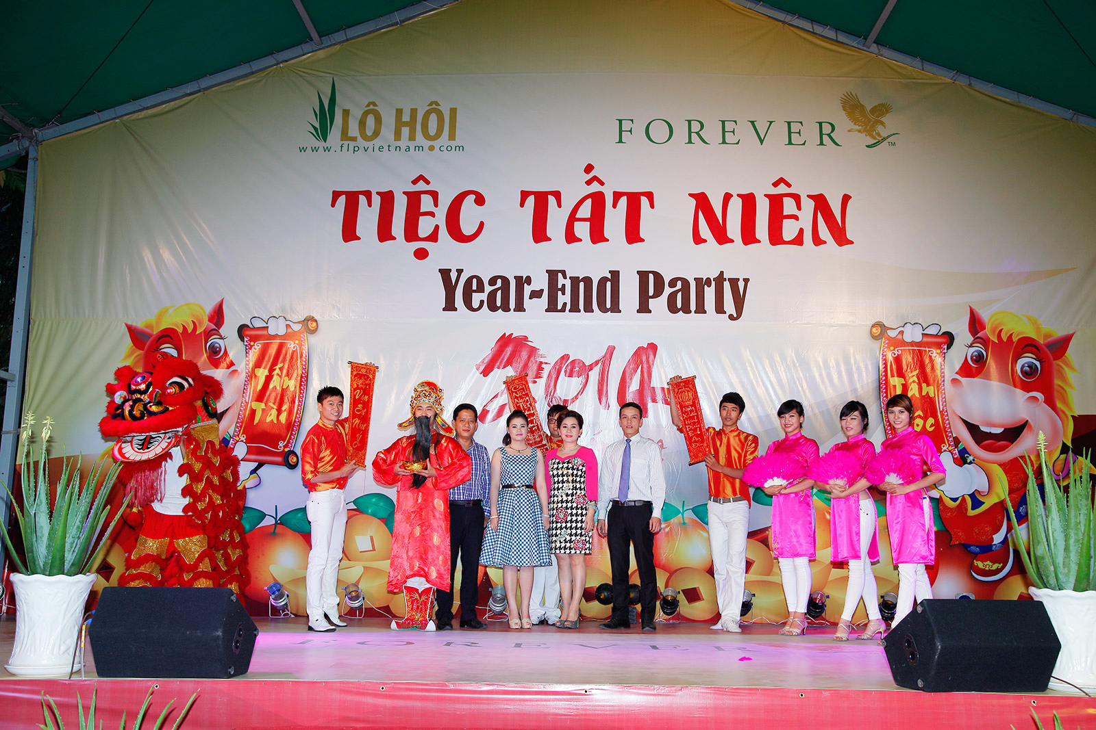 Doanh nghiệp Huế tăng nhu cầu chụp ảnh Year End Party dịp cuối năm Doanh nghiệp Huế tăng nhu cầu chụp ảnh Year End Party dịp cuối năm