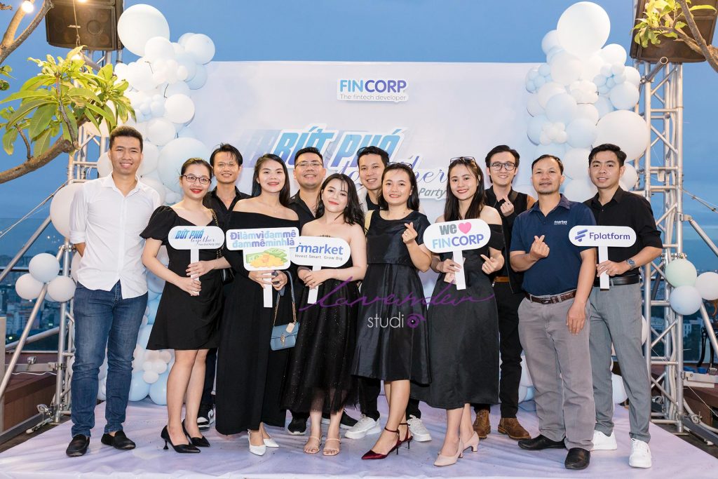 Doanh nghiệp Huế tăng nhu cầu chụp ảnh Year End Party dịp cuối năm Doanh nghiệp Huế tăng nhu cầu chụp ảnh Year End Party dịp cuối năm