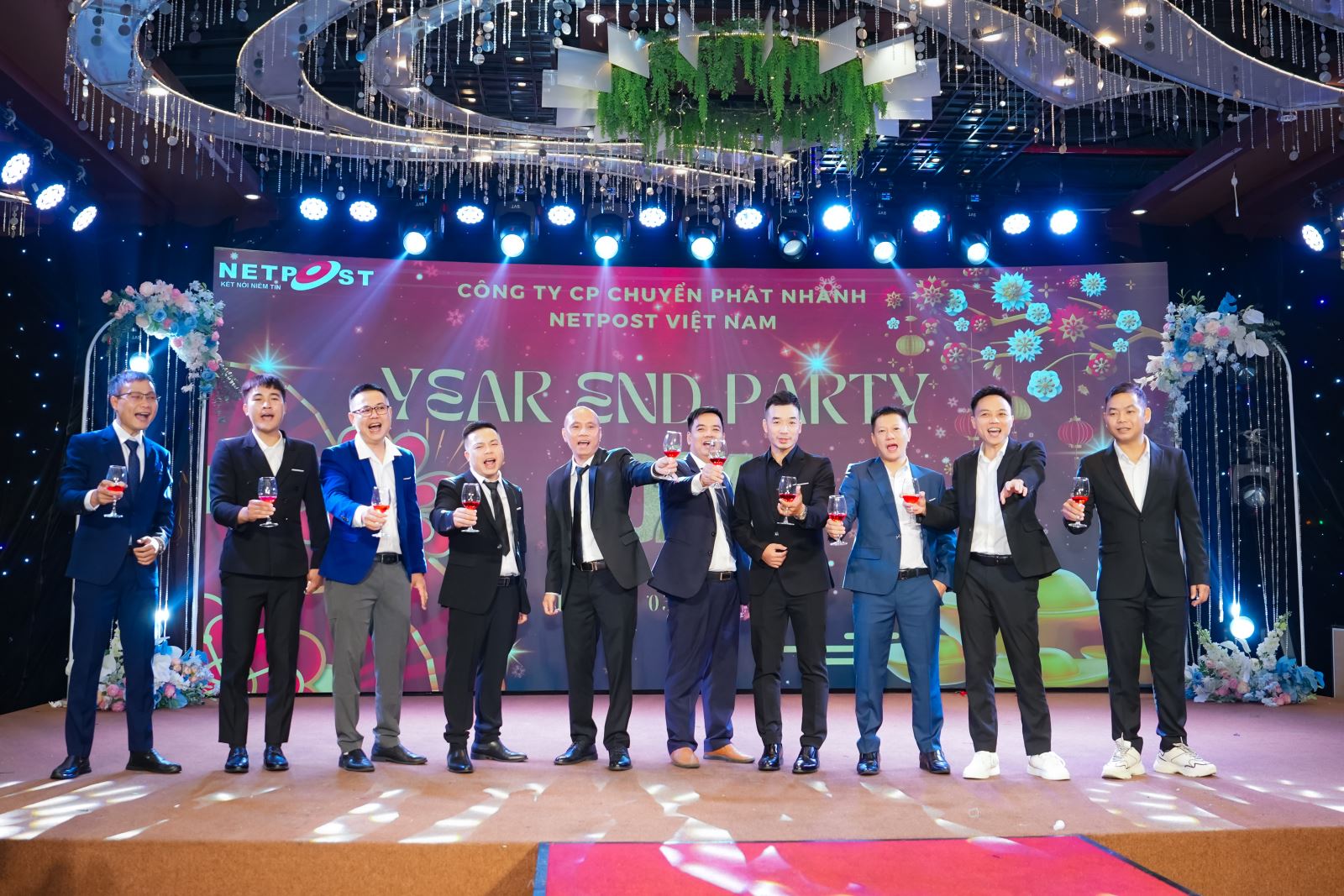 Doanh nghiệp Huế tăng nhu cầu chụp ảnh Year End Party dịp cuối năm Doanh nghiệp Huế tăng nhu cầu chụp ảnh Year End Party dịp cuối năm