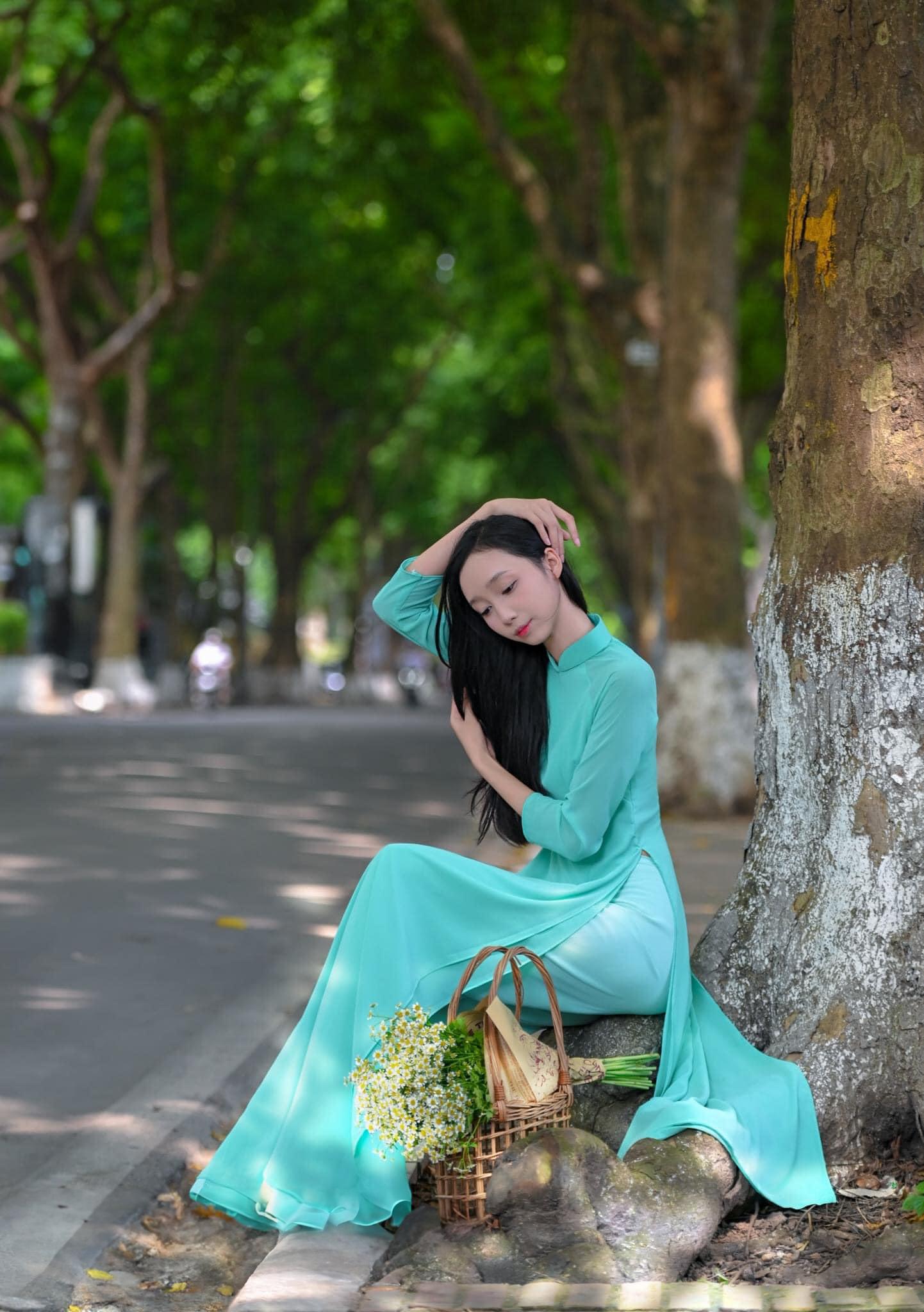 Chân Dung Áo Dài Tết Concept Hiện Đại, Tối Giản đổi mới phong cách năm Bính Ngọ Chân Dung Áo Dài Tết Concept Hiện Đại, Tối Giản đổi mới phong cách năm Bính Ngọ