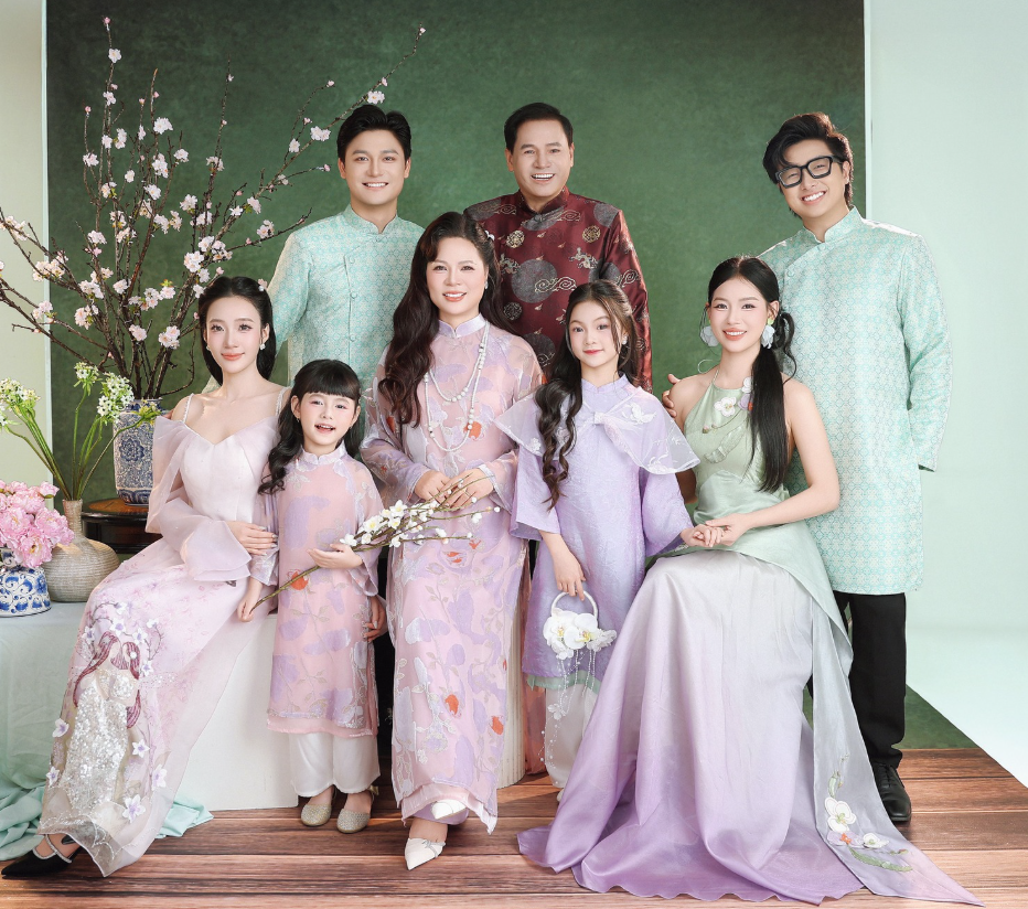 Chụp ảnh gia đình áo dài Tết 2026 tại Hà Nội – Đậm nét xuân