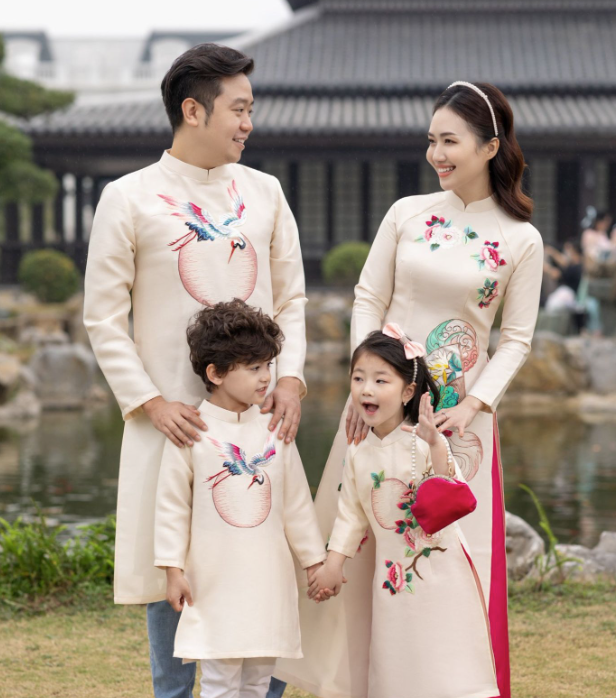 Chụp ảnh gia đình áo dài Tết 2026 tại Hà Nội – Đậm nét xuân