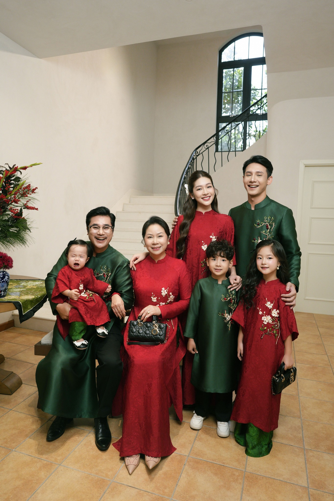 Chụp ảnh gia đình áo dài Tết 2026 tại Hà Nội – Đậm nét xuân
