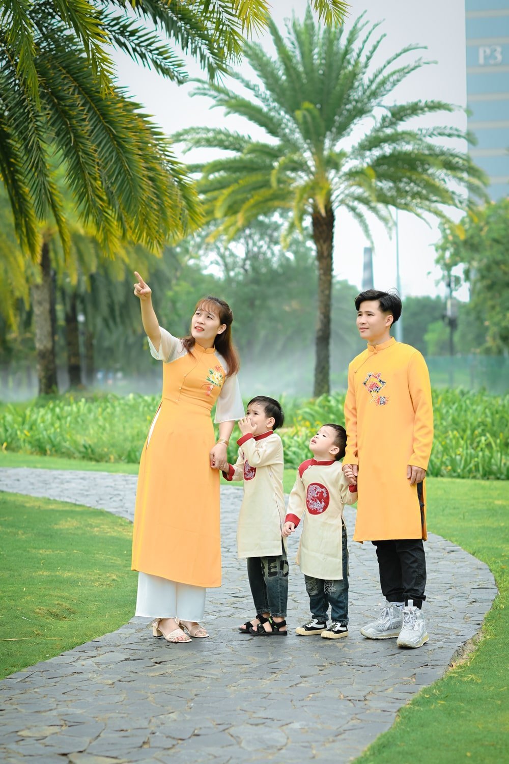 Chụp hình gia đình Tết 2026 miễn phí tại TP.HCM: Chọn địa điểm nào?