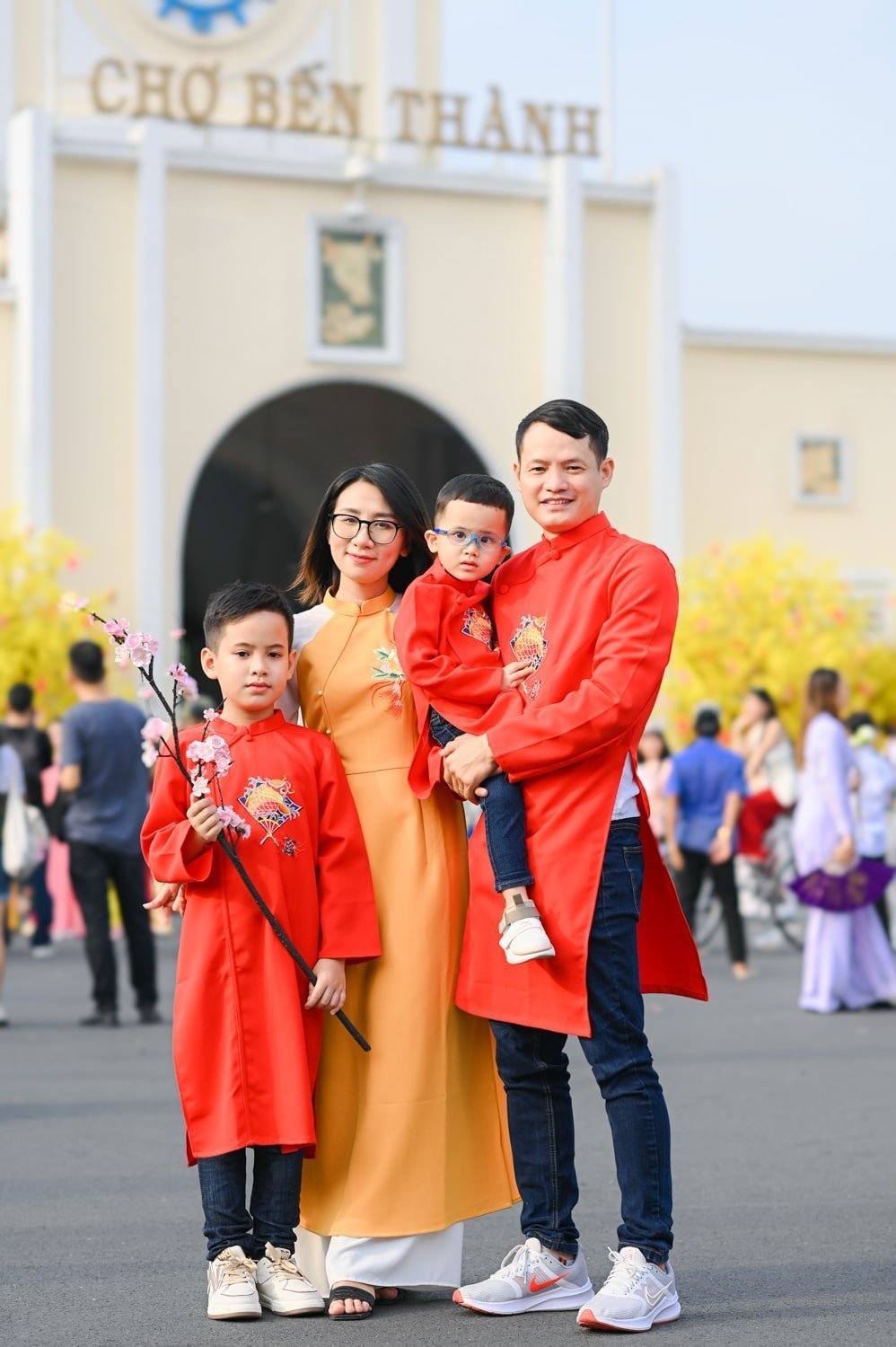 Chụp hình gia đình Tết 2026 miễn phí tại TP.HCM: Chọn địa điểm nào?