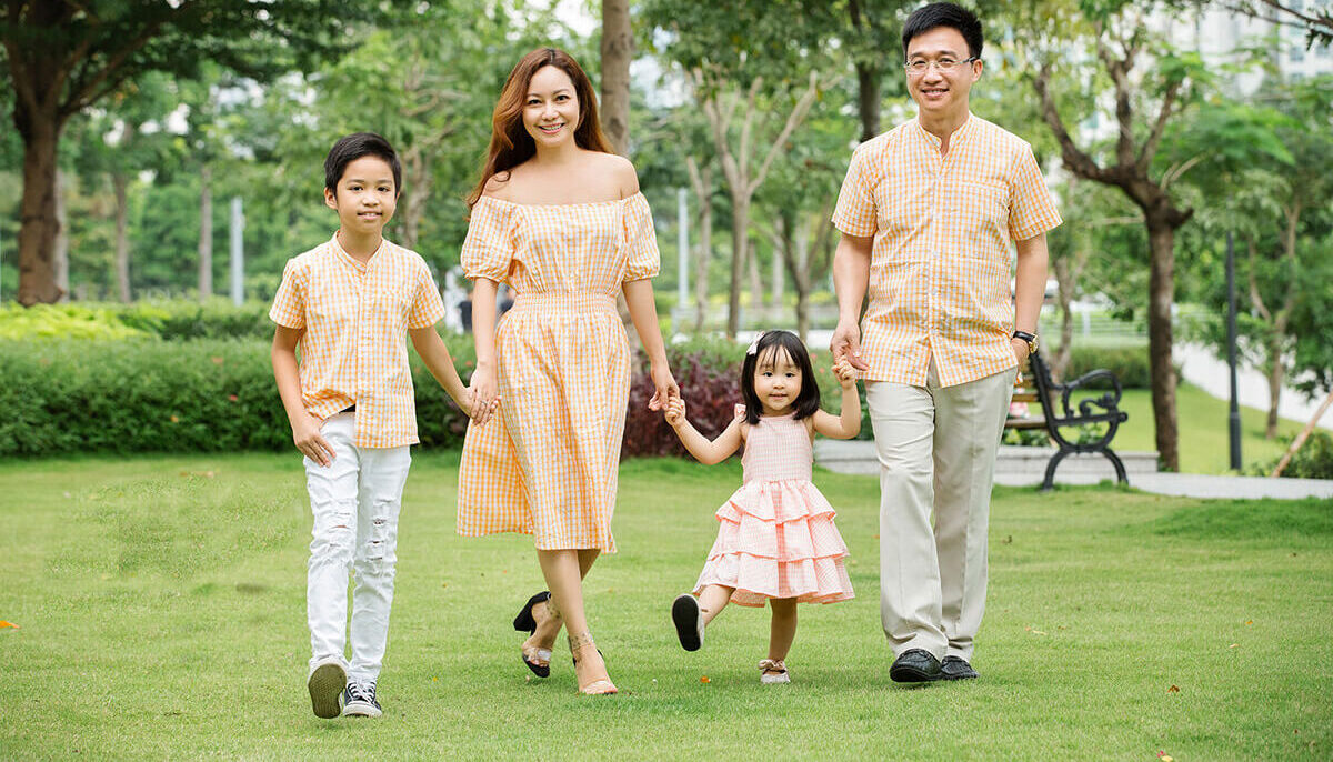 Top concept chụp ảnh gia đình ngoại cảnh tại TP.HCM năm 2026 Top concept chụp ảnh gia đình ngoại cảnh tại TP.HCM năm 2026