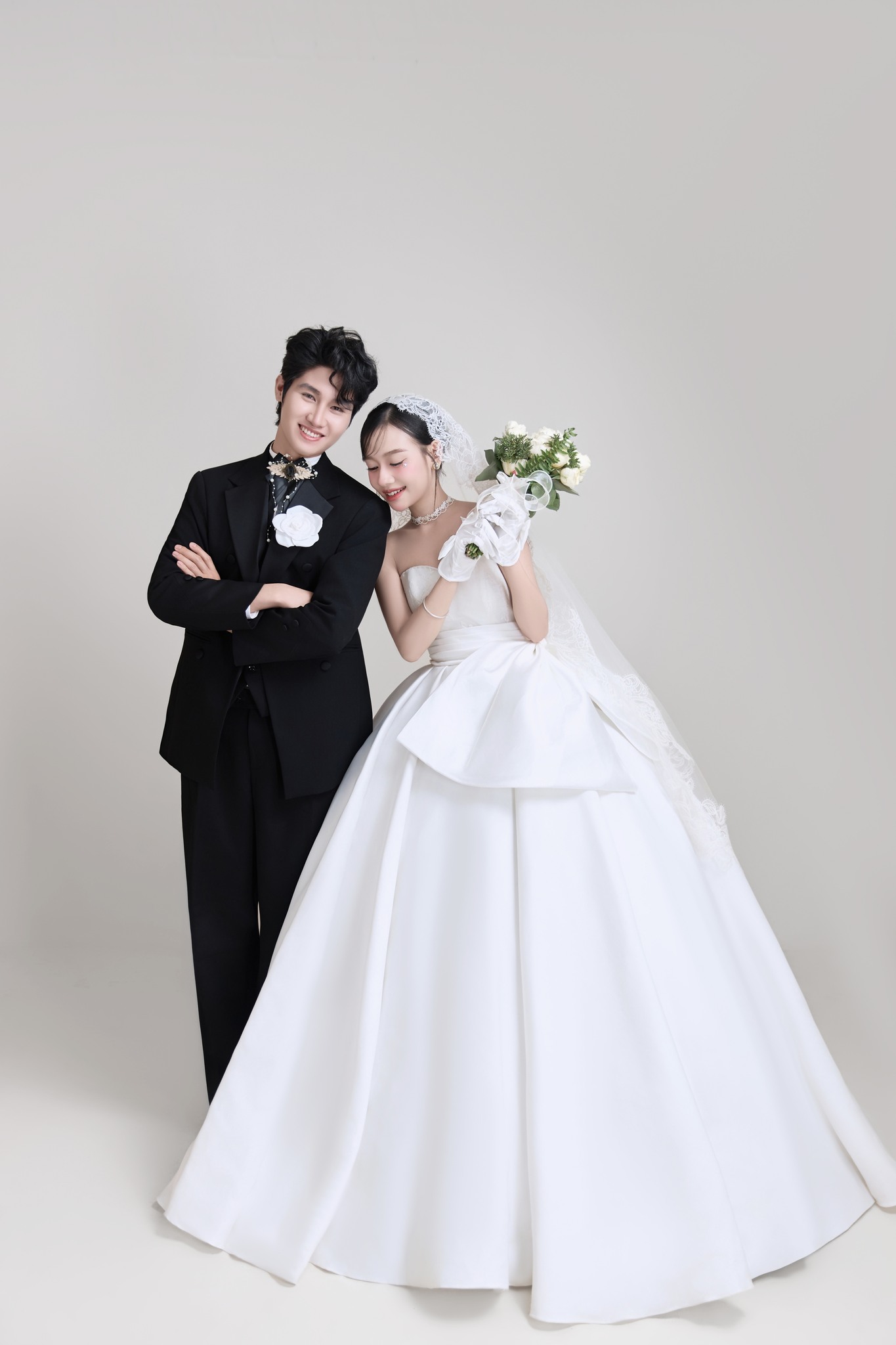 Xu hướng chụp ảnh cưới tối giản 2026 dành cho cặp đôi trẻ