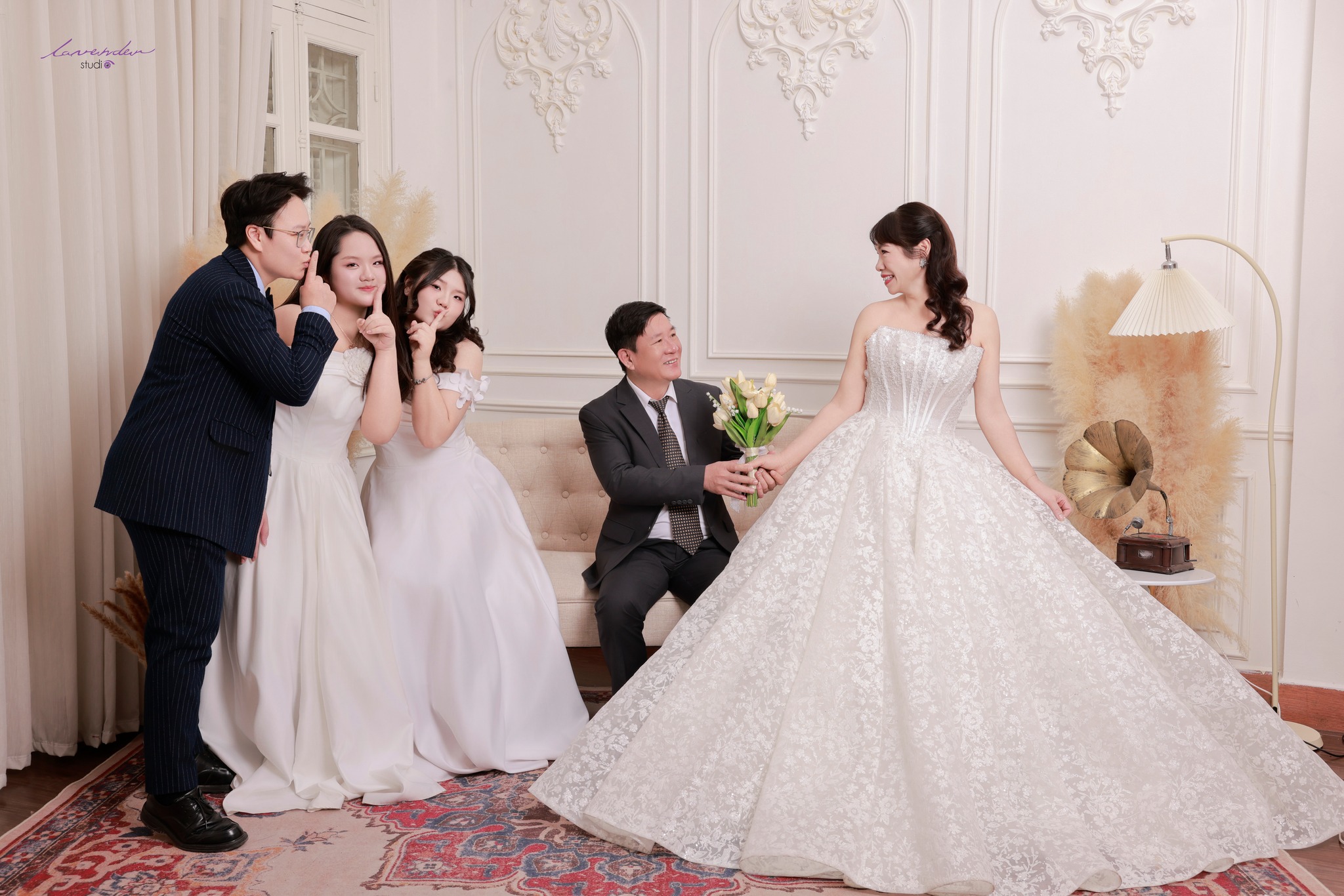 Gửi gắm yêu thương qua ảnh kỷ niệm ngày cưới