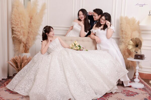 Gửi gắm yêu thương qua ảnh kỷ niệm ngày cưới