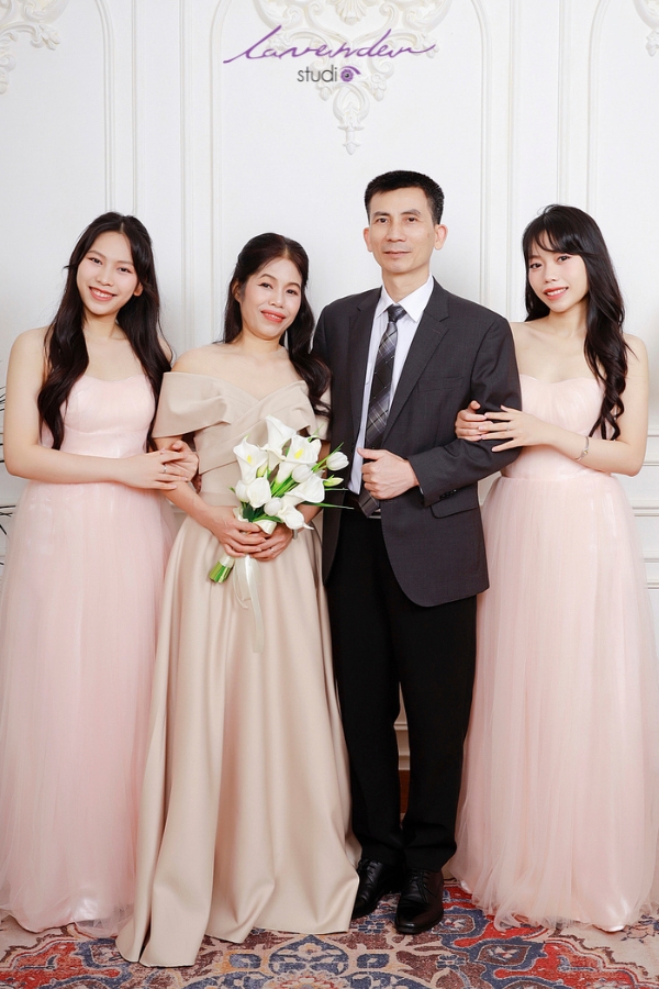 Gửi gắm yêu thương qua ảnh kỷ niệm ngày cưới