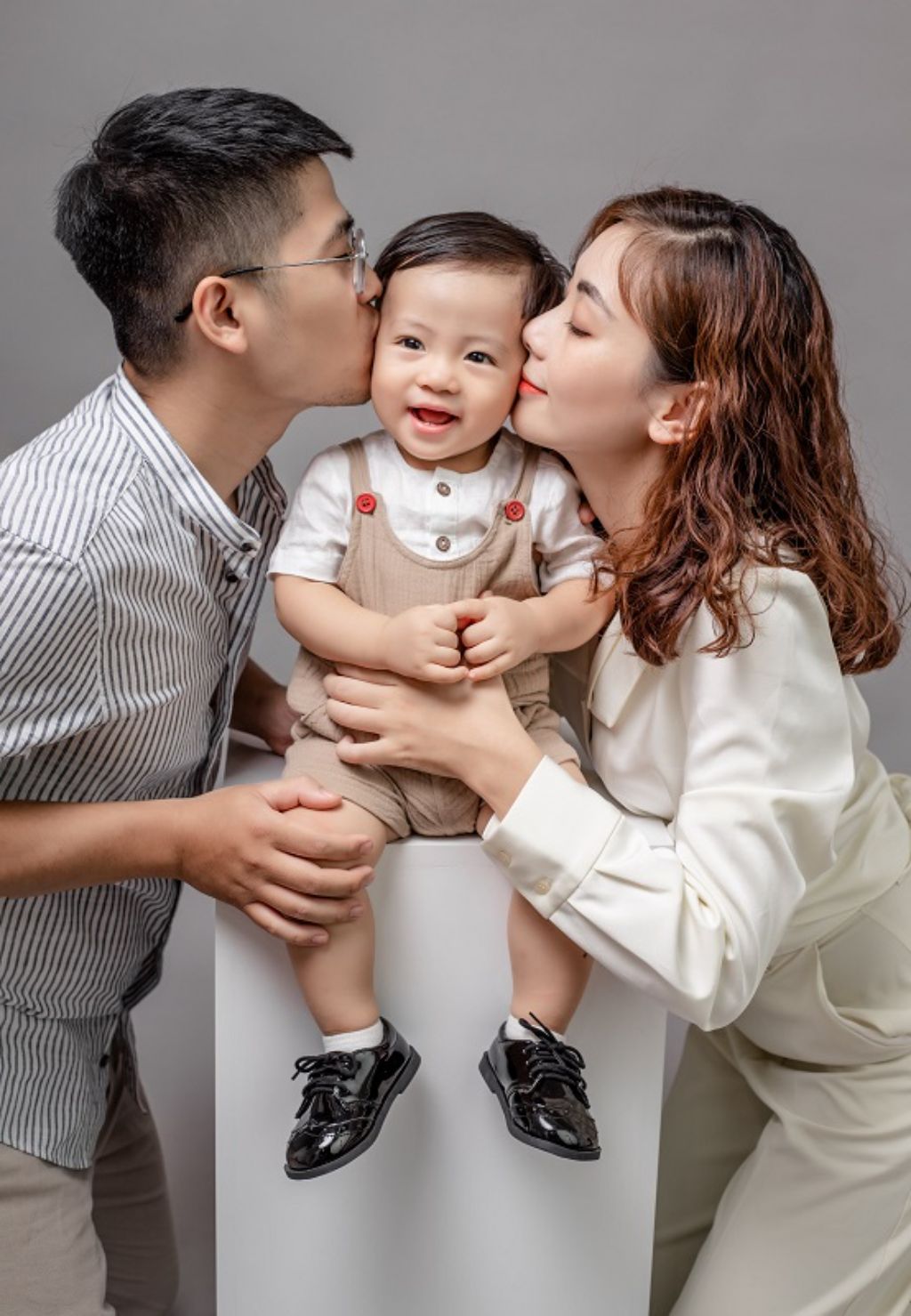 Studio chụp gia đình có em bé uy tín tại TP.HCM (5)