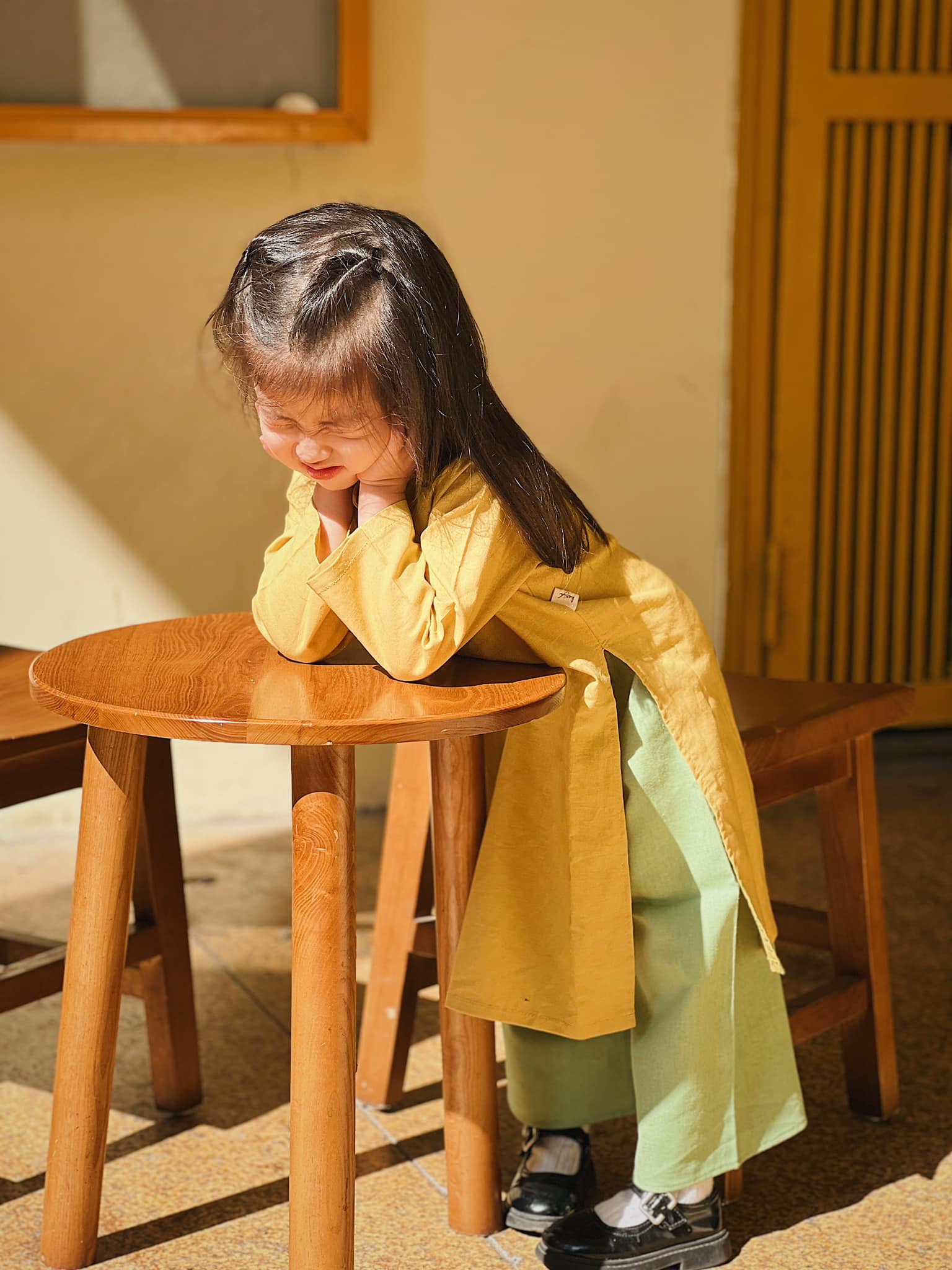7 concept chụp ảnh áo dài trẻ em ngày Tết (5) 7 concept chụp ảnh áo dài trẻ em ngày Tết (5)