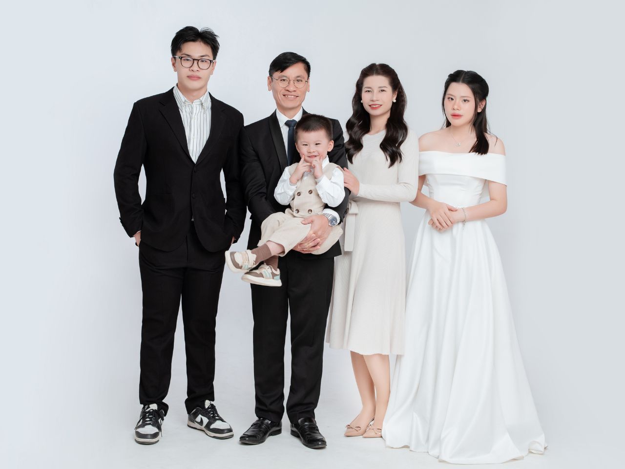 Concept Gia Đình Studio Phông Sáng Hay Phông Tối (2)