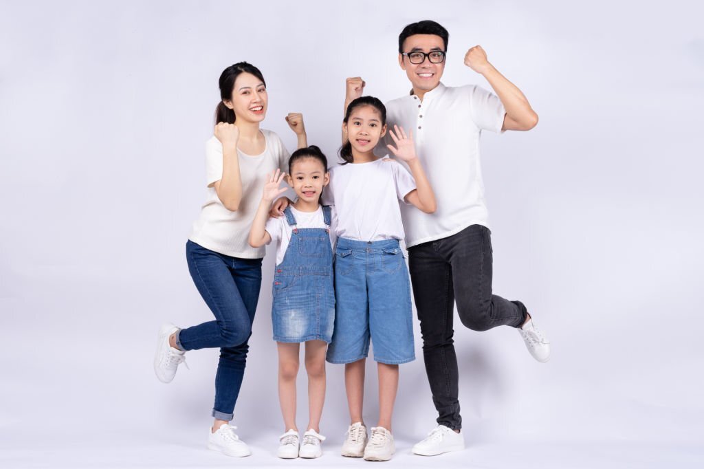 Concept Gia Đình Studio Phông Sáng Hay Phông Tối (5)
