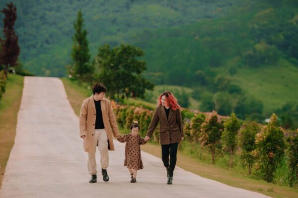 Concept Gia Đình Vintage Thập Niên 90