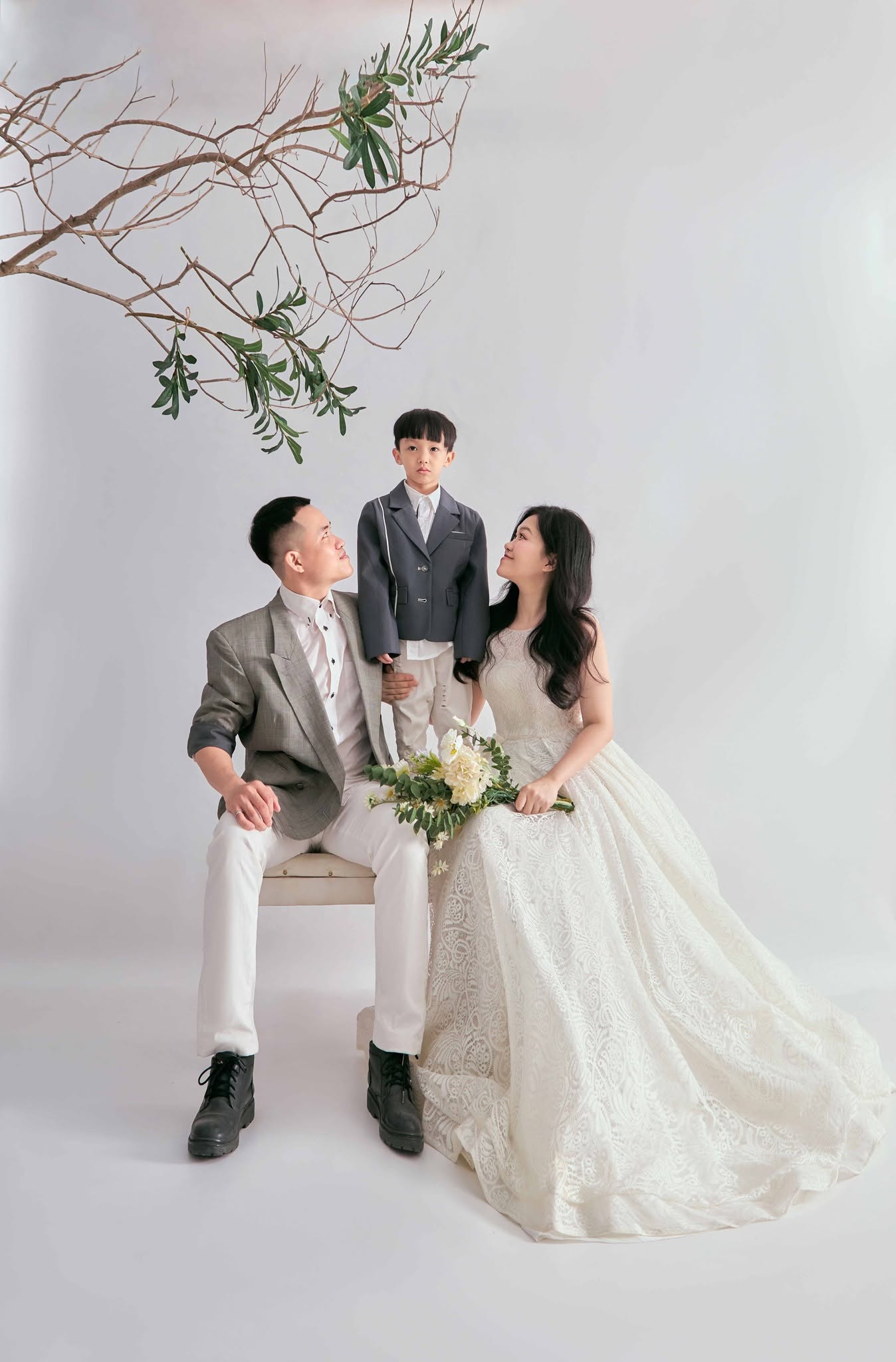 5 phom váy chụp ảnh kỷ niệm ngày cưới tôn dáng (1) 5 phom váy chụp ảnh kỷ niệm ngày cưới tôn dáng (1)
